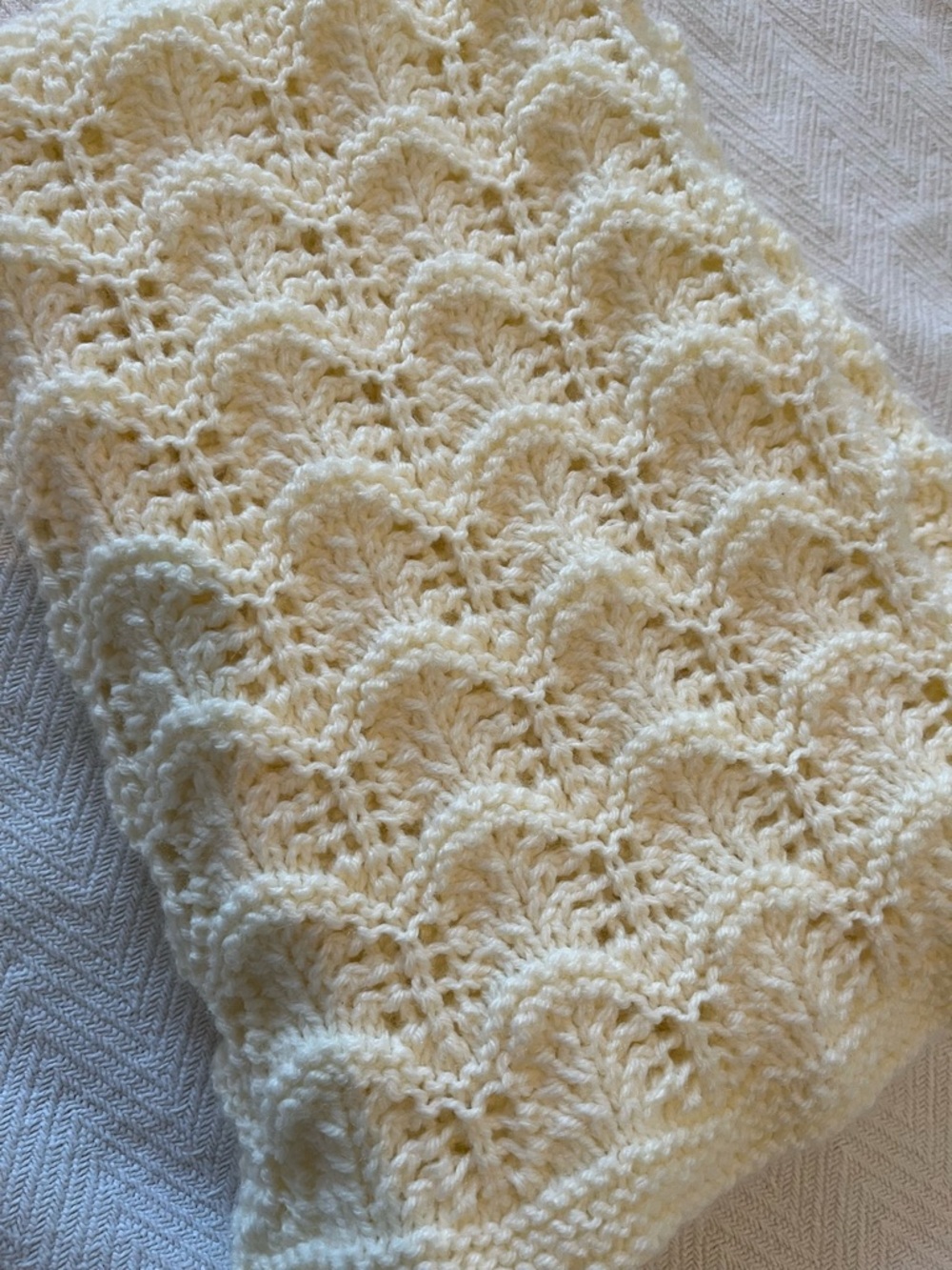 Butter Yellow Hand-Knit Cream Scallop Lace Knit Throw Baby Blanket